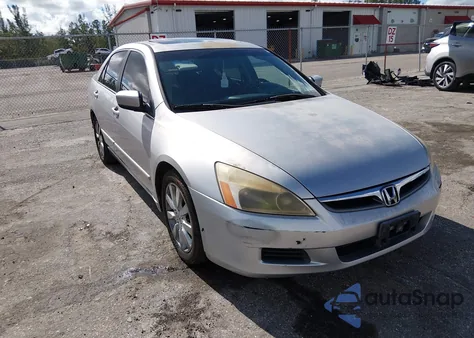 2007 Honda Accord 3.0 Ex z USA, uszkodzony, nr VIN 1HGCM66847A000557